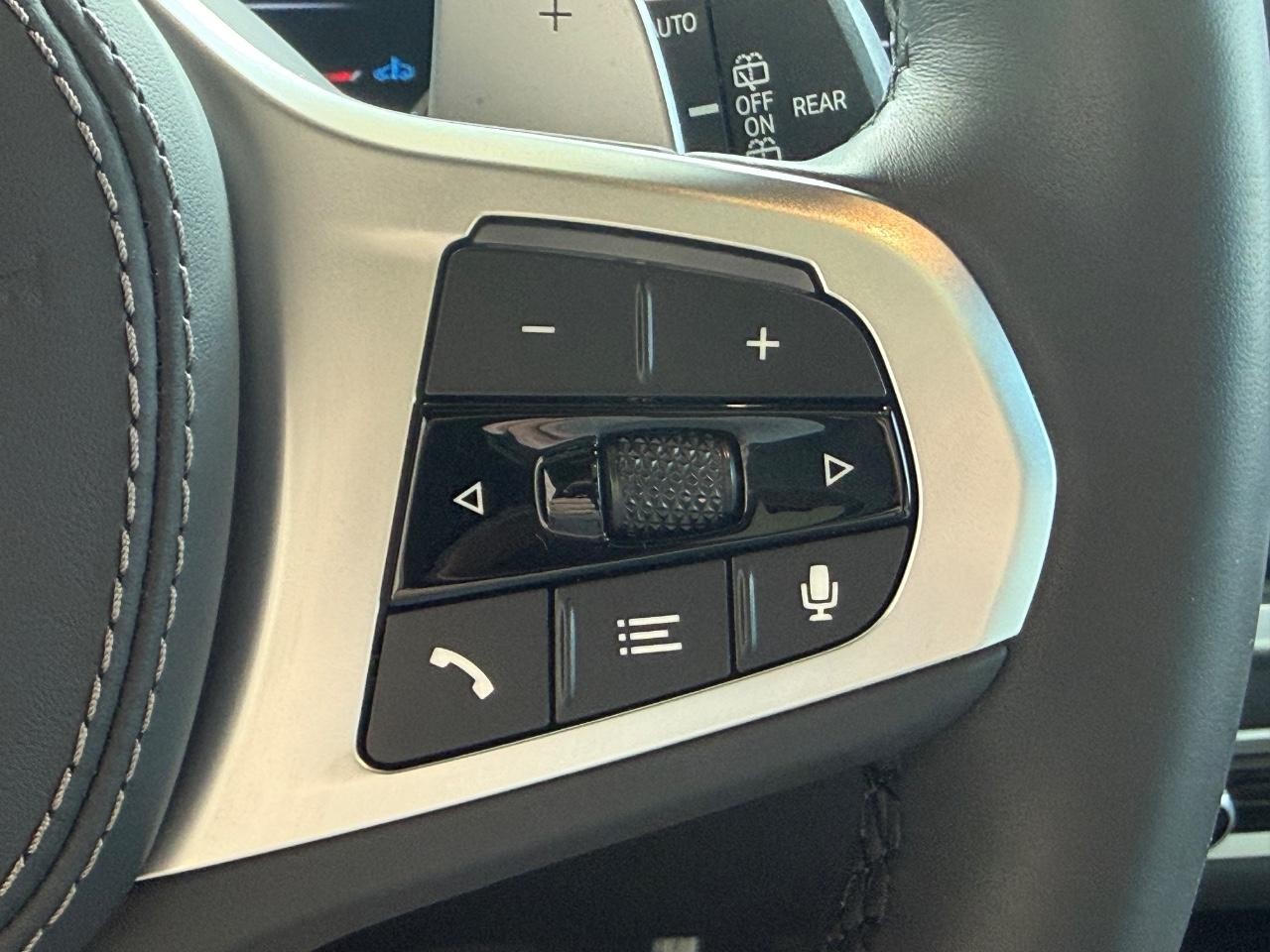 BMW X7 Vehicle Image 15