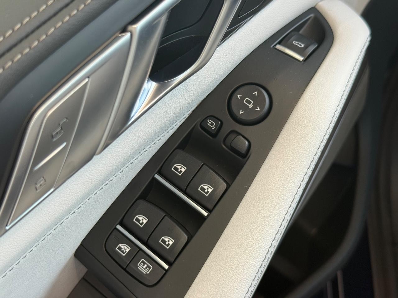 BMW X7 Vehicle Image 20