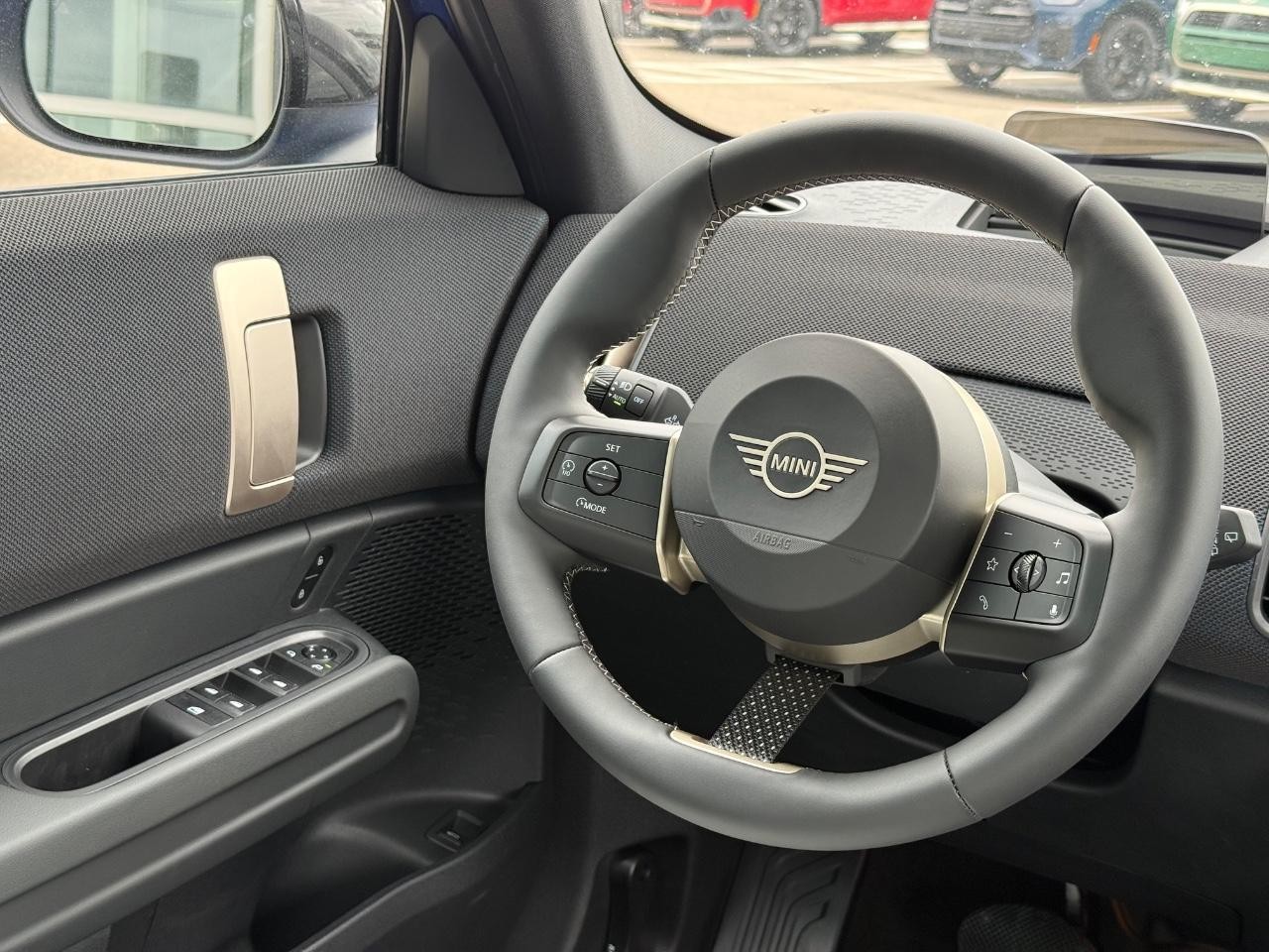MINI Countryman Vehicle Image 10