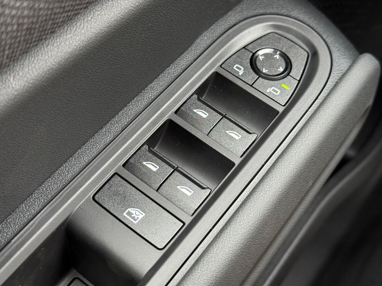 MINI Countryman Vehicle Image 15