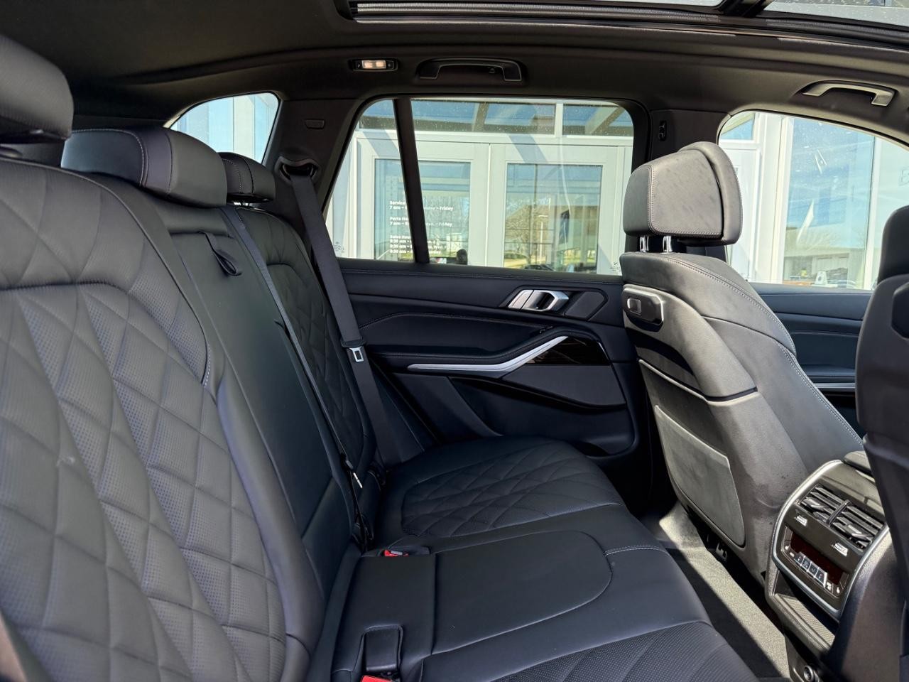 BMW X5 Vehicle Image 09