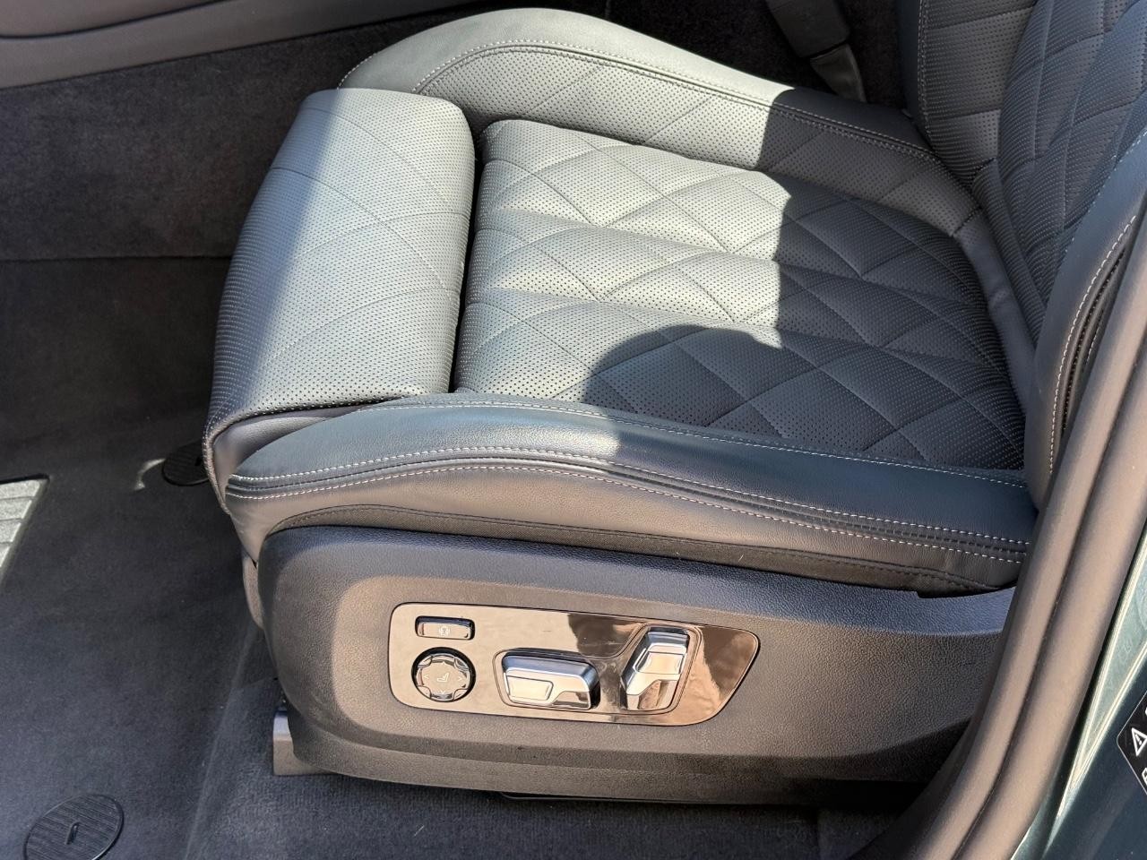 BMW X5 Vehicle Image 21