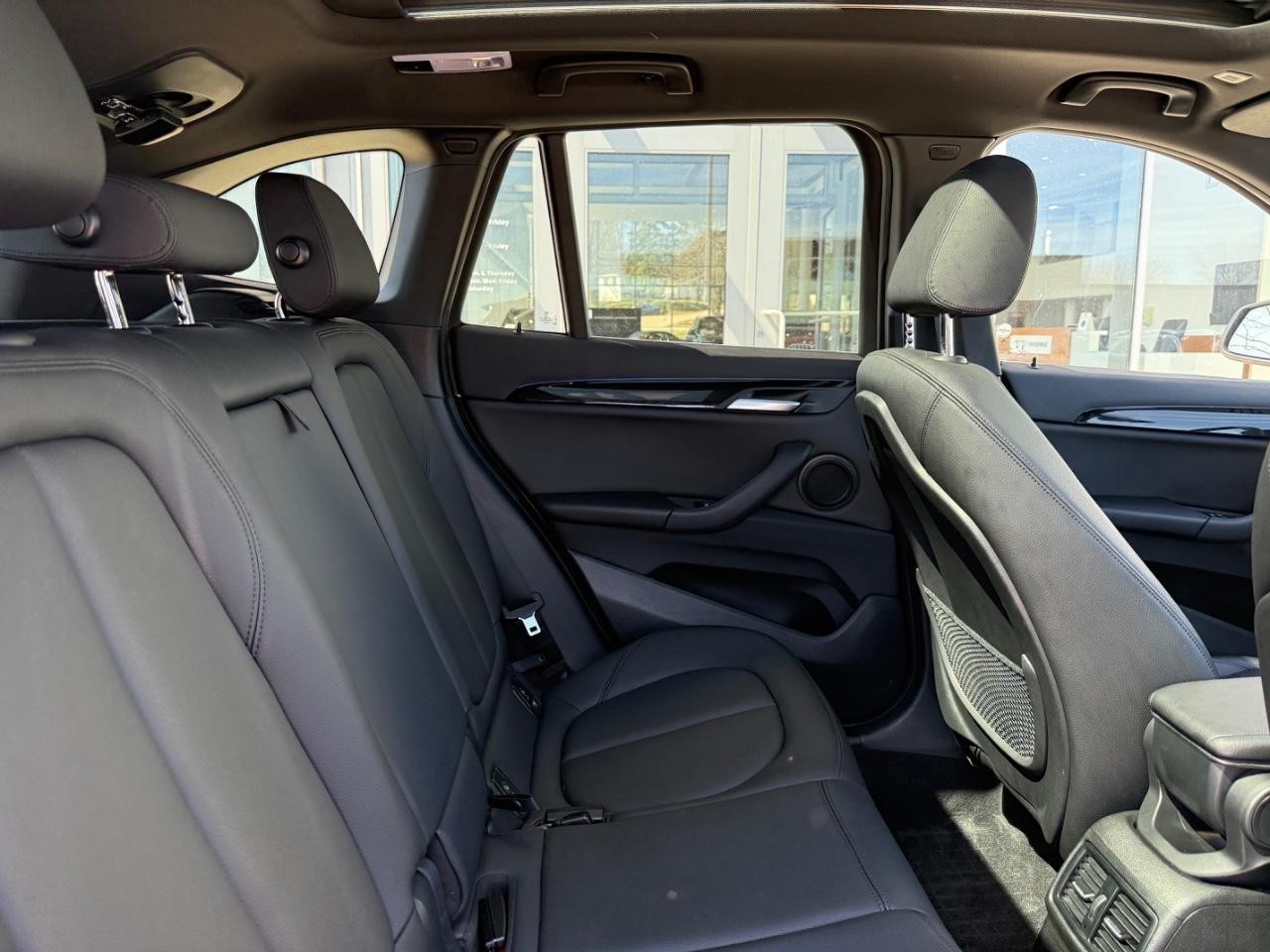 BMW X1 Vehicle Image 10