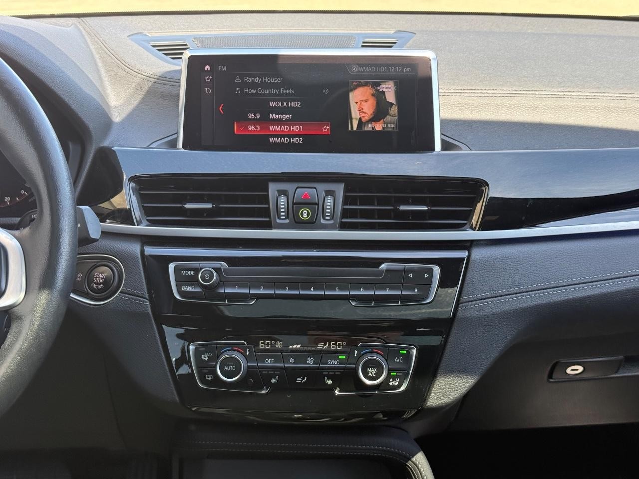 BMW X1 Vehicle Image 12