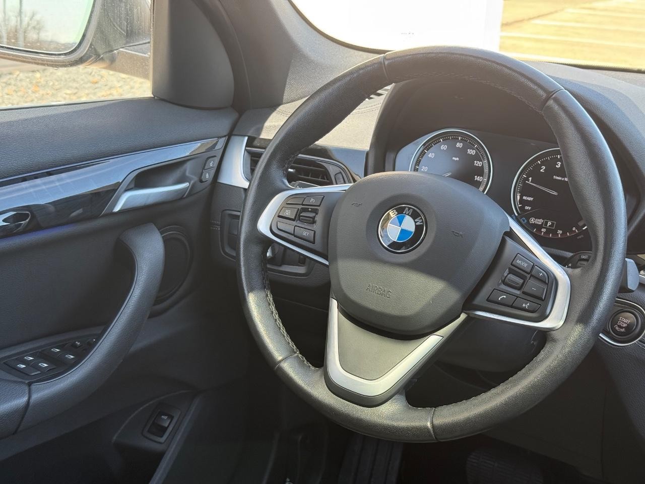 BMW X1 Vehicle Image 14