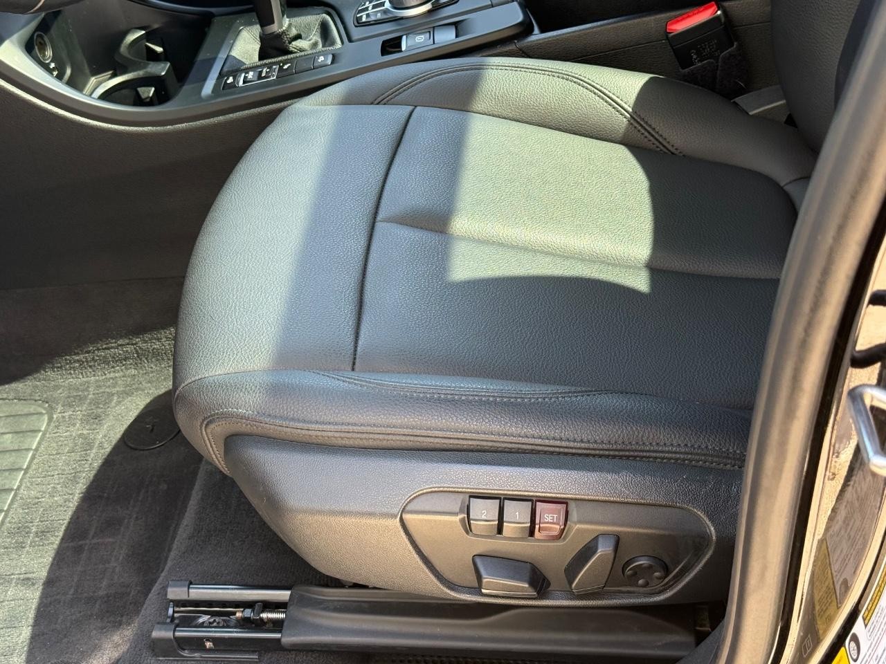 BMW X1 Vehicle Image 23