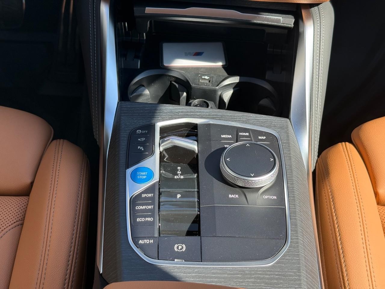 BMW i4 Vehicle Image 08