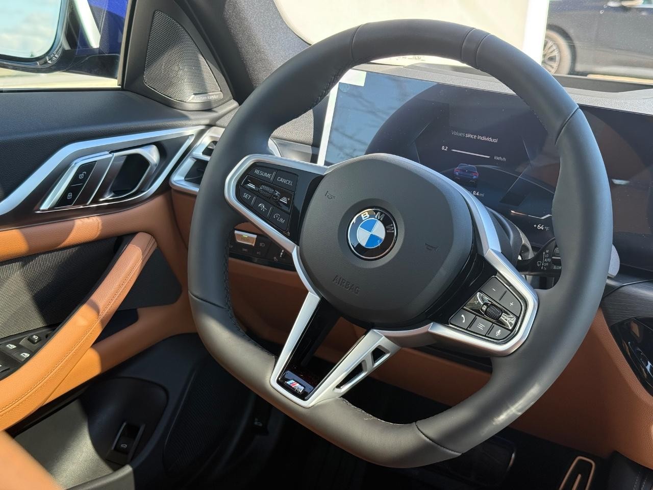 BMW i4 Vehicle Image 09