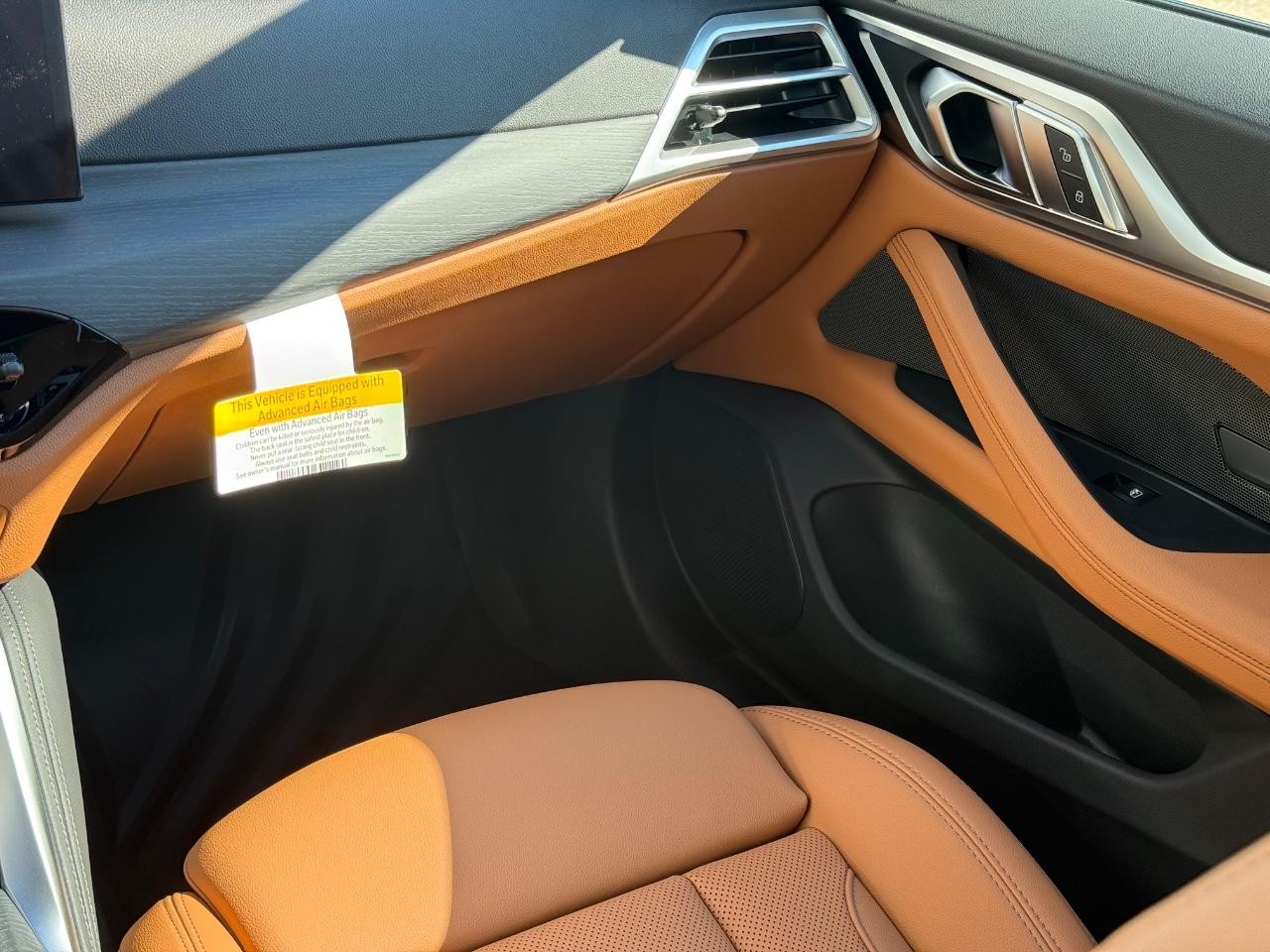 BMW i4 Vehicle Image 10