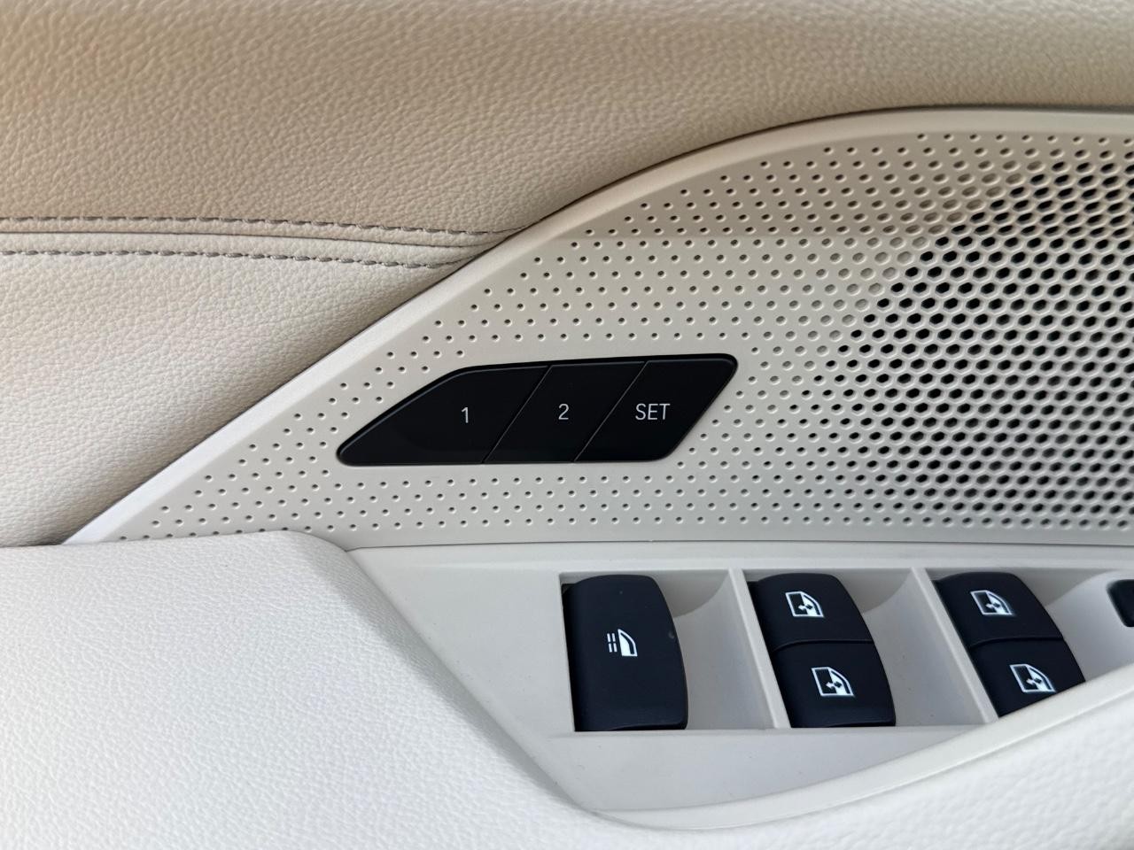 BMW 4 Series Vehicle Image 11