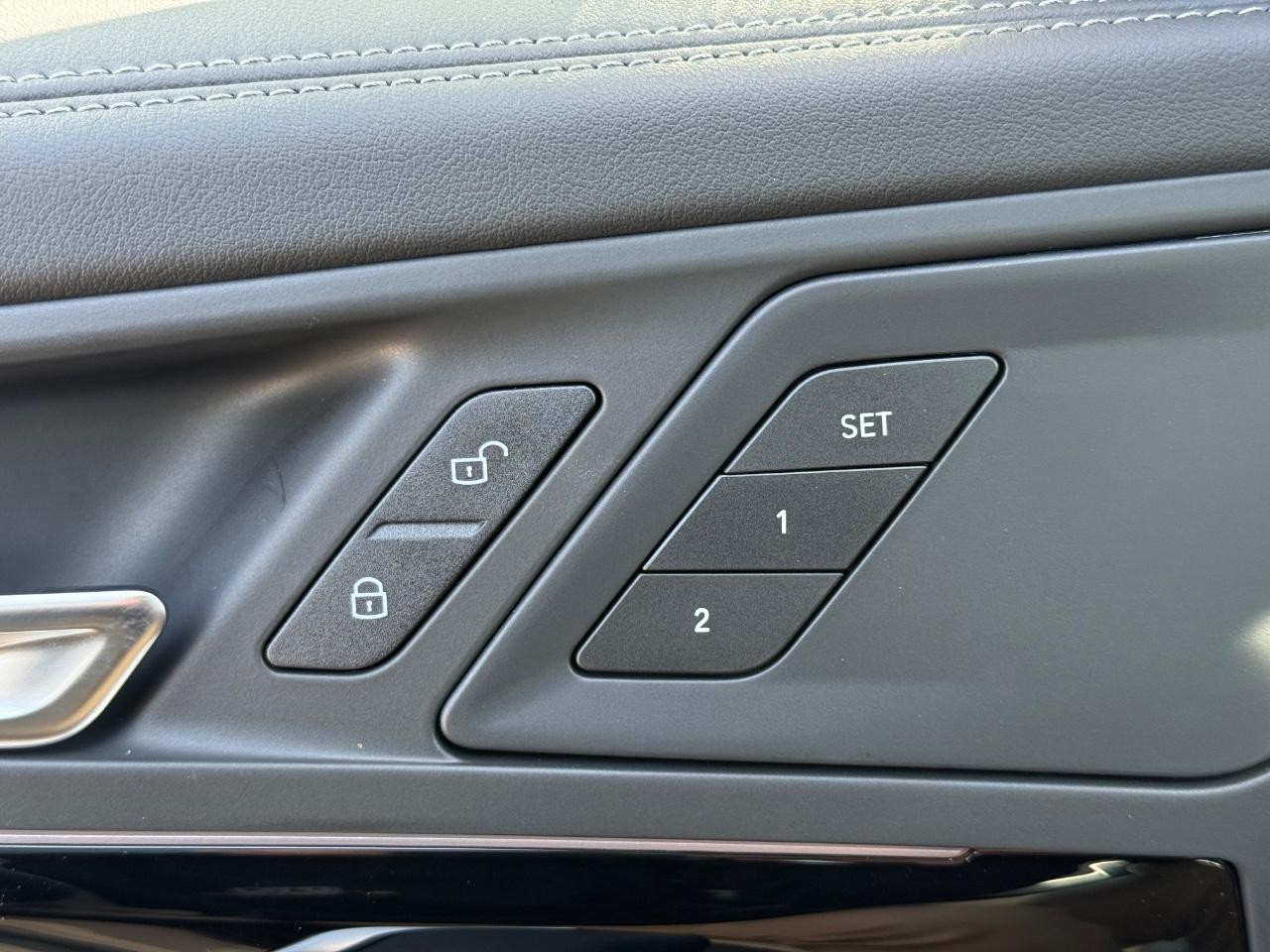 BMW X1 Vehicle Image 11