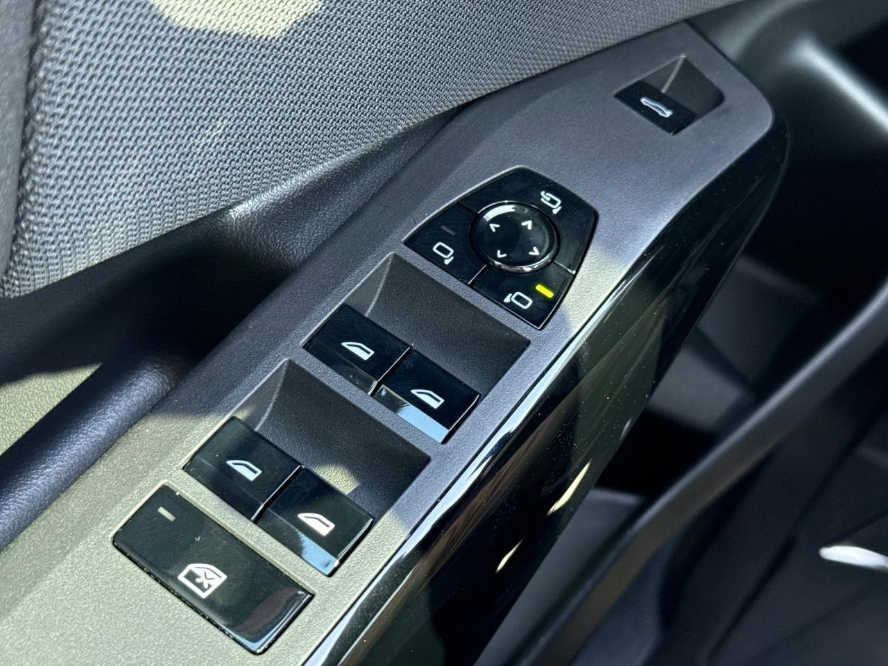 BMW X3 Vehicle Image 16