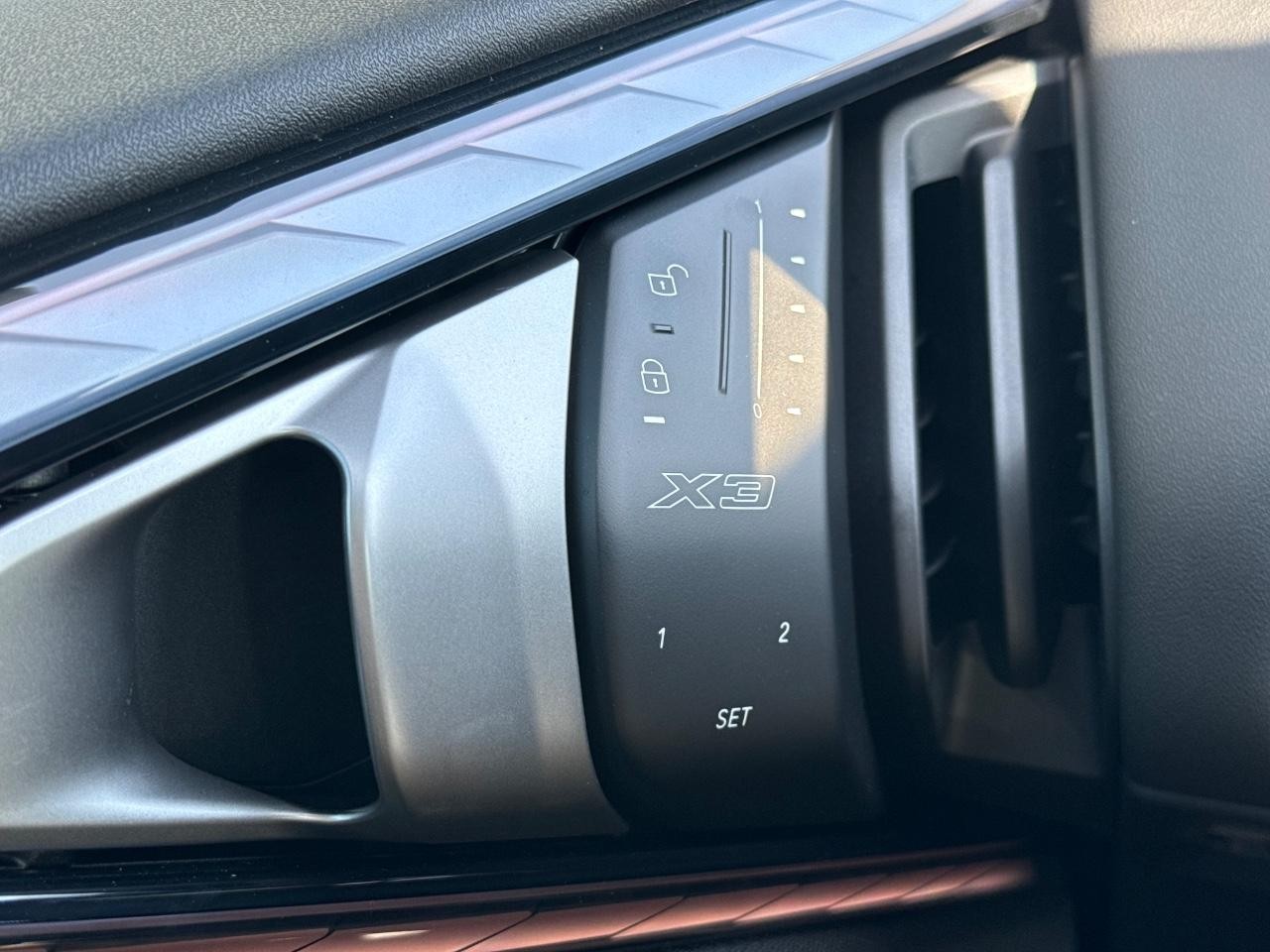 BMW X3 Vehicle Image 17