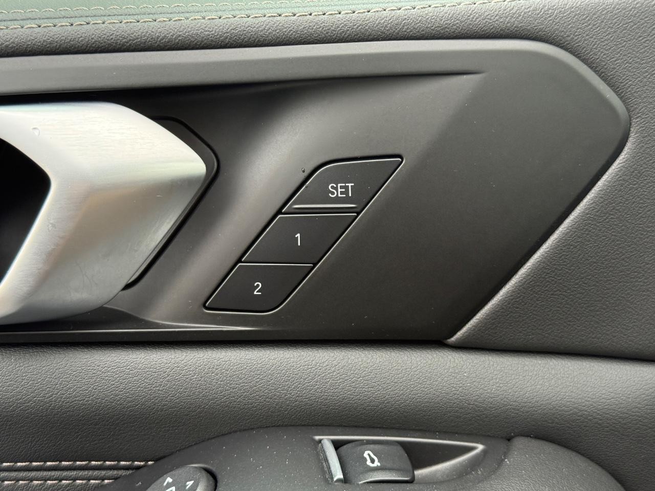 BMW X5 Vehicle Image 16