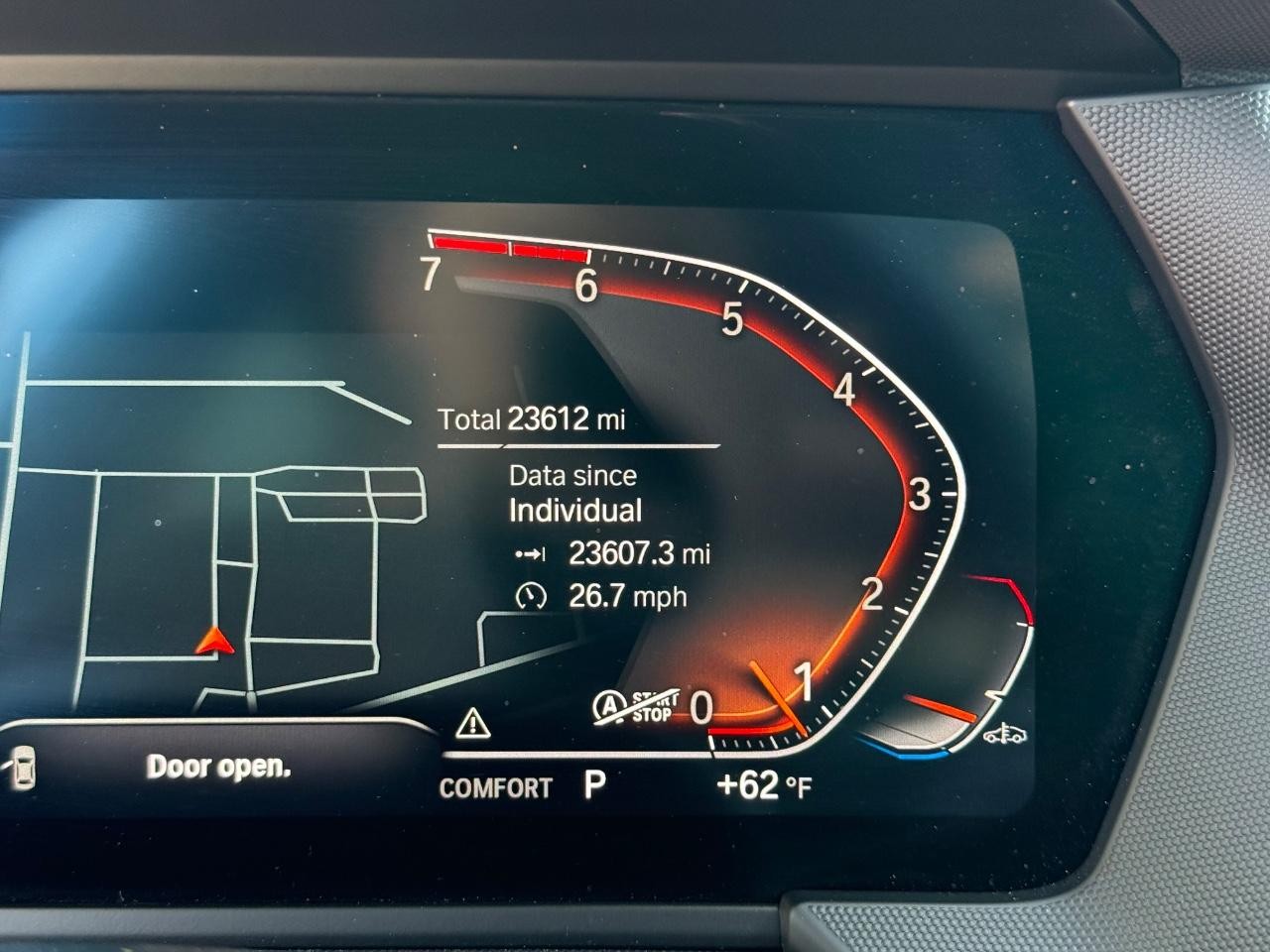 BMW 2 Series Vehicle Full-screen Gallery Image 19