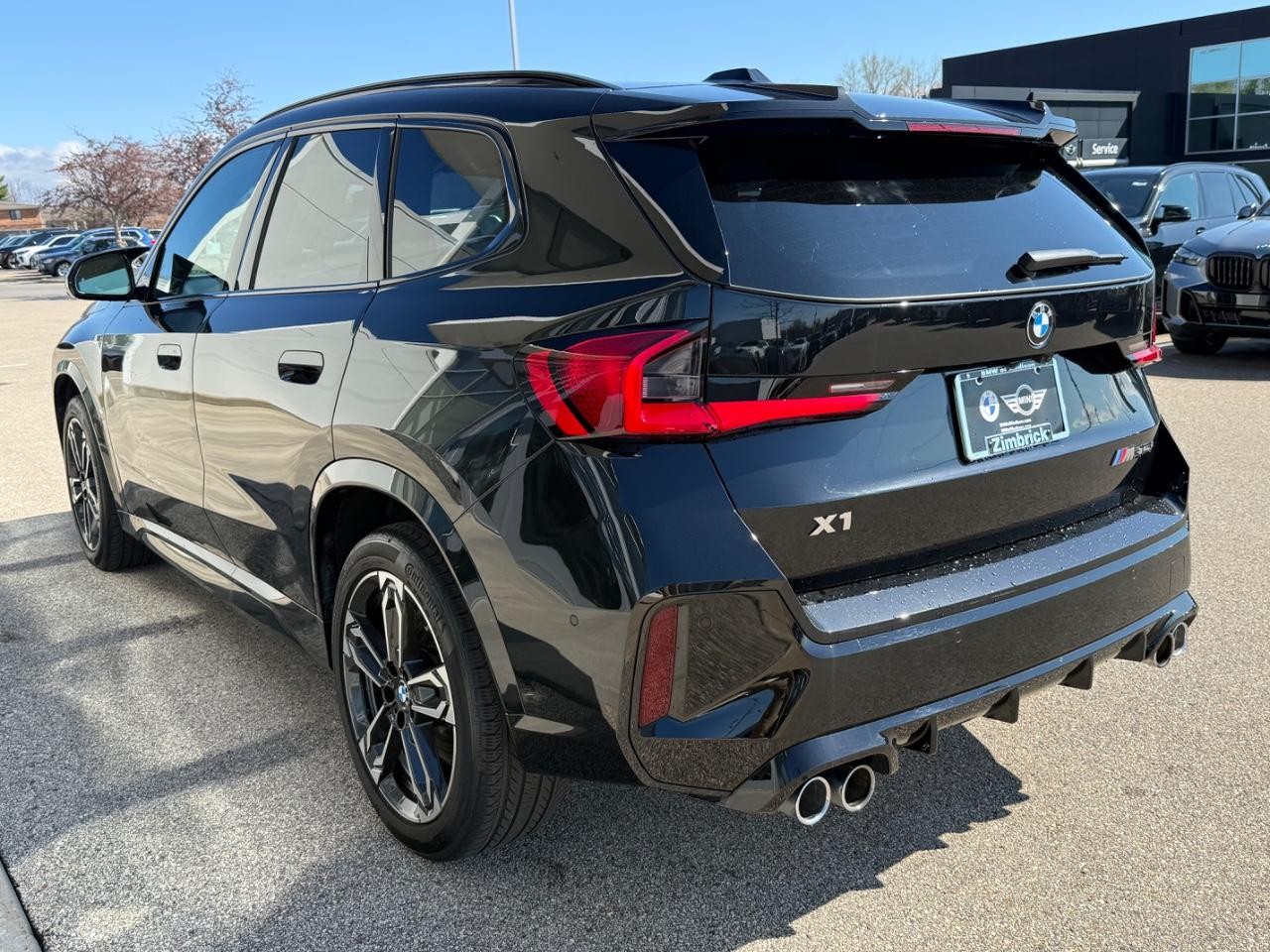 BMW X1 Vehicle Full-screen Gallery Image 05