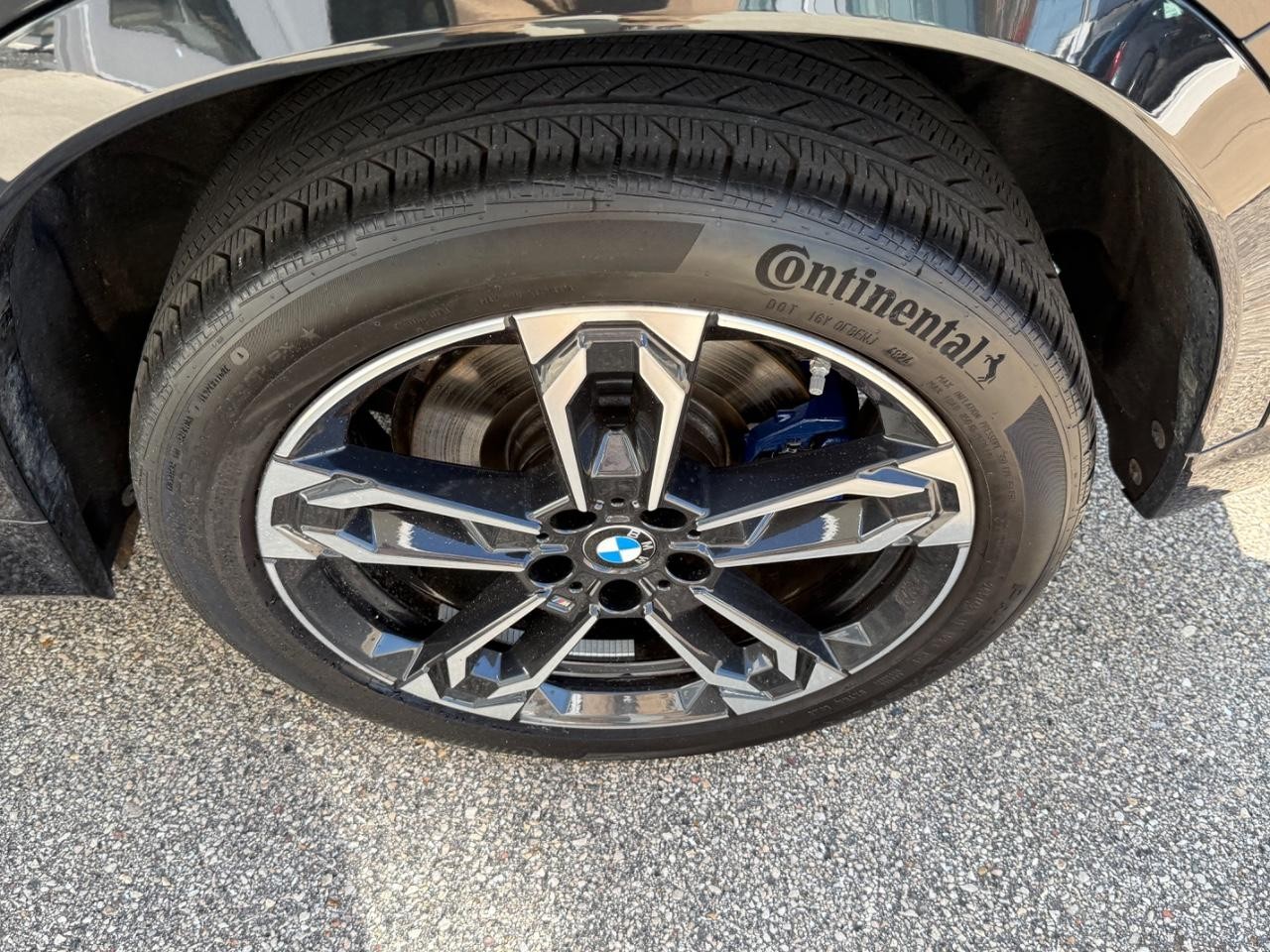 BMW X1 Vehicle Full-screen Gallery Image 06