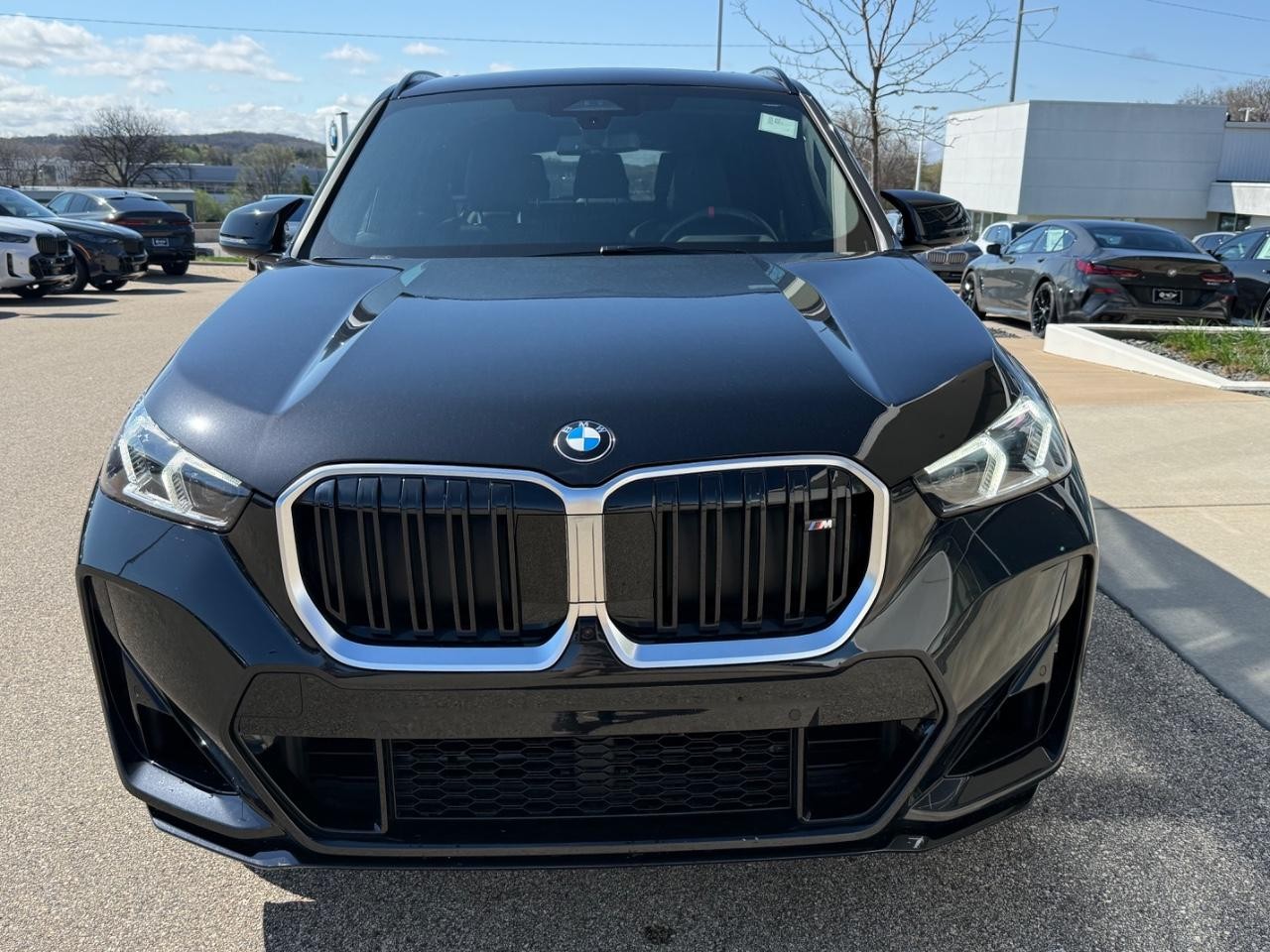 BMW X1 Vehicle Full-screen Gallery Image 08