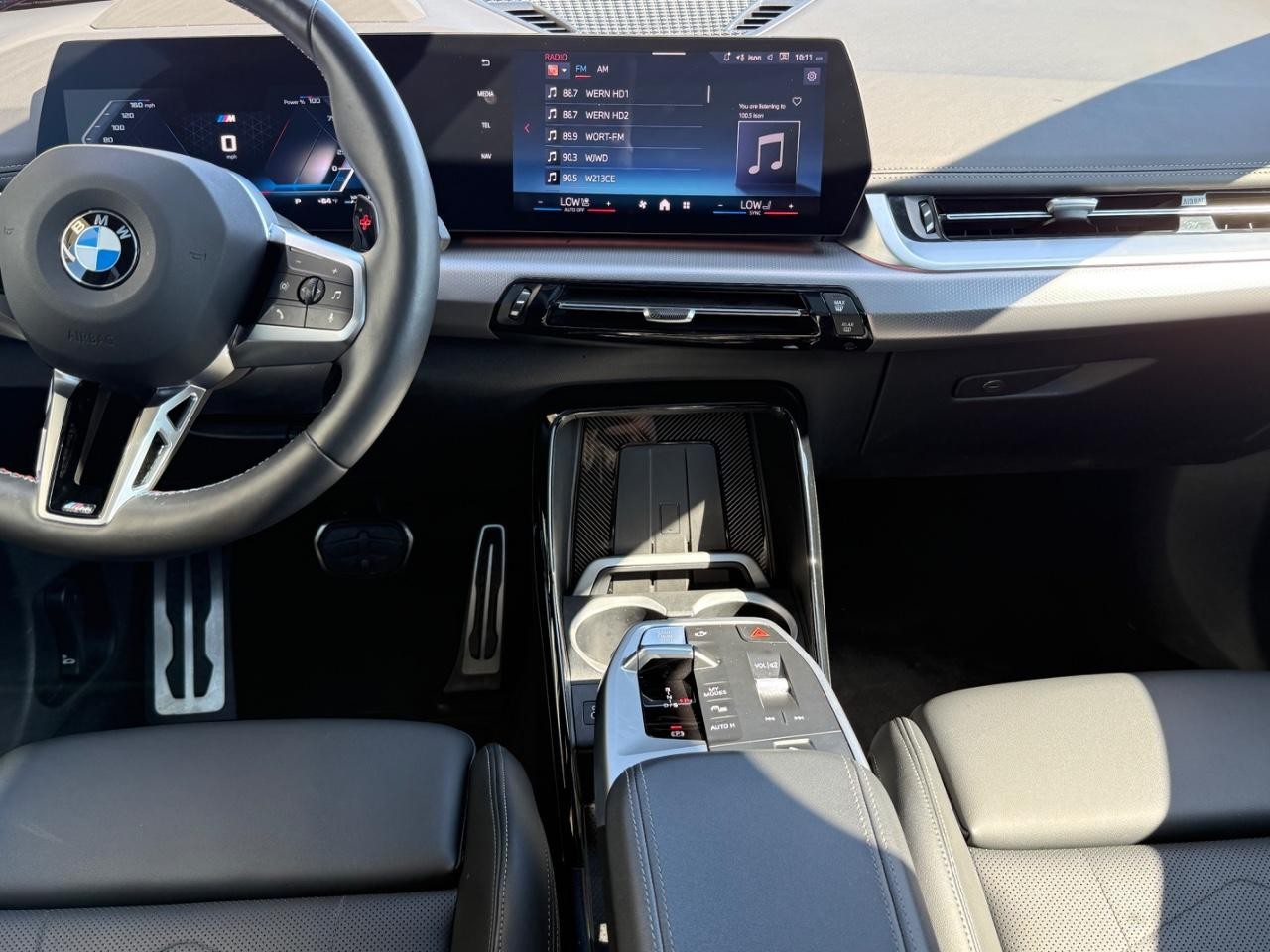 BMW X1 Vehicle Full-screen Gallery Image 10