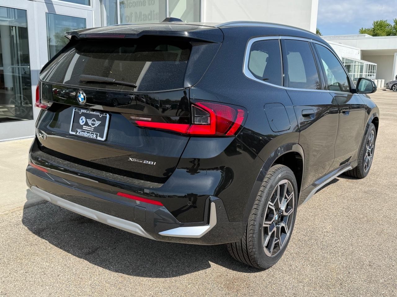 BMW X1 Vehicle Image 03