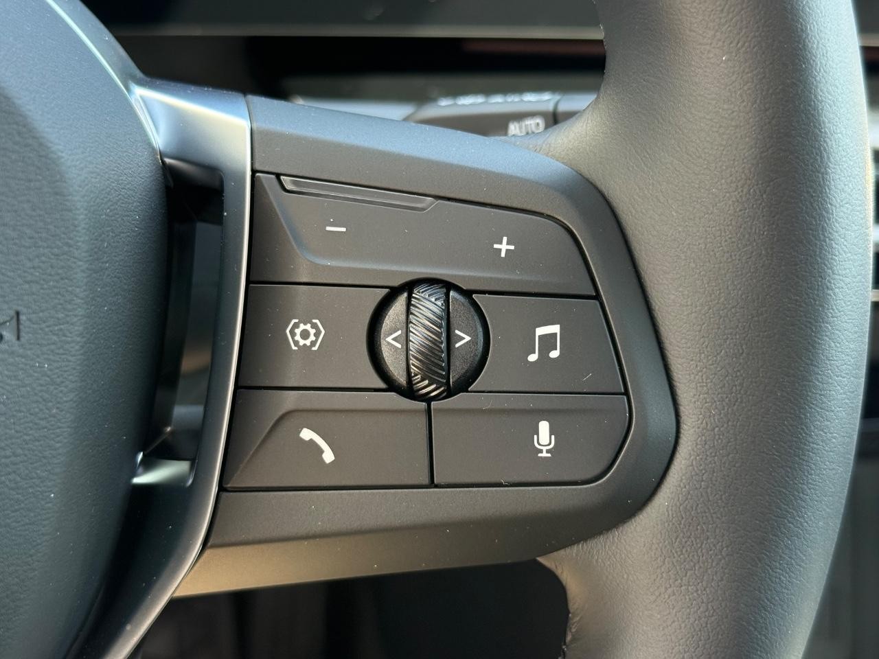 BMW X1 Vehicle Image 13