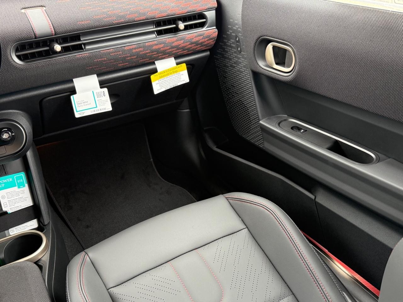 MINI Hardtop 2 Door Vehicle Image 10