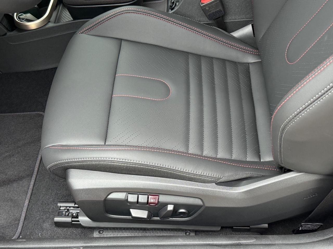 MINI Hardtop 2 Door Vehicle Image 16