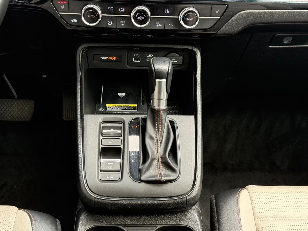 Honda CR-V Hybrid Vehicle Image 14