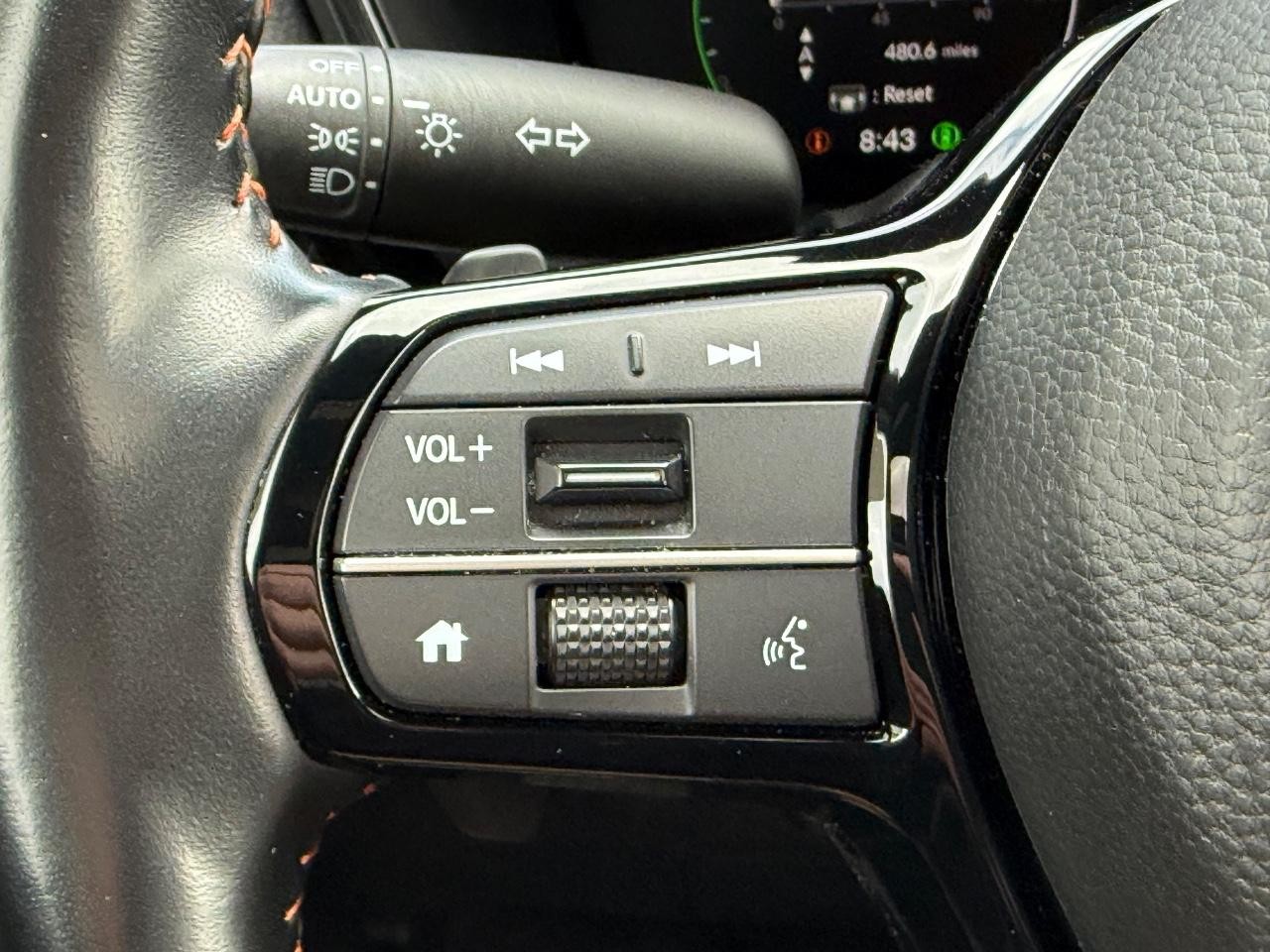 Honda CR-V Hybrid Vehicle Image 18