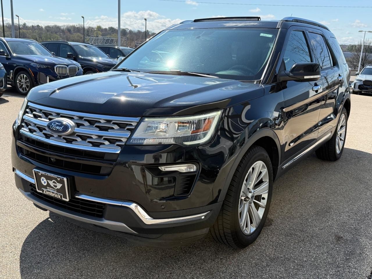 Ford Explorer Vehicle Image 08