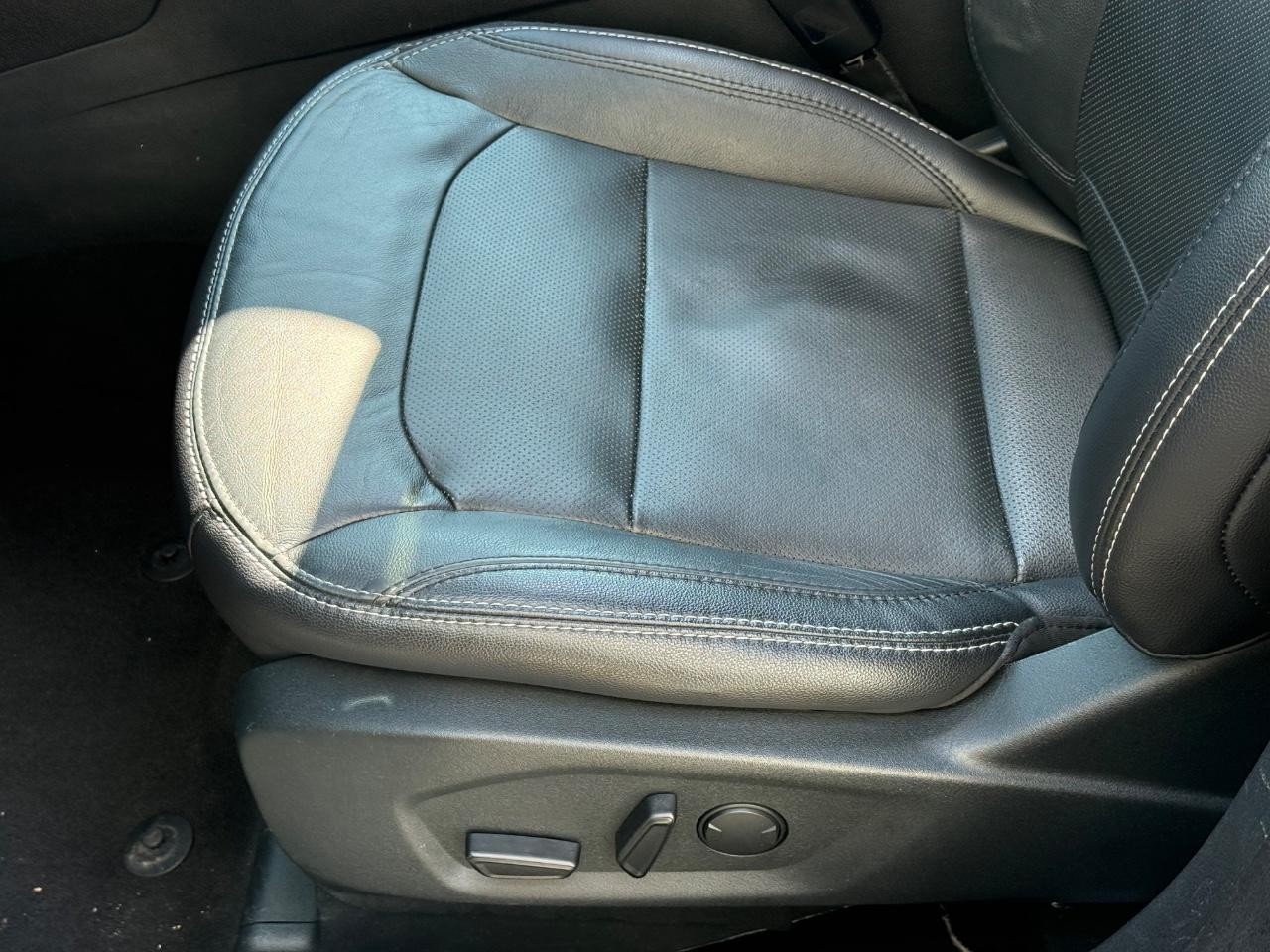 Ford Explorer Vehicle Image 25