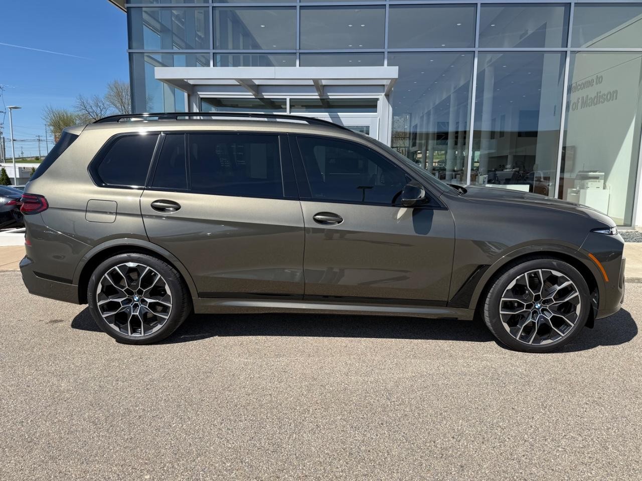 BMW X7 Vehicle Image 02