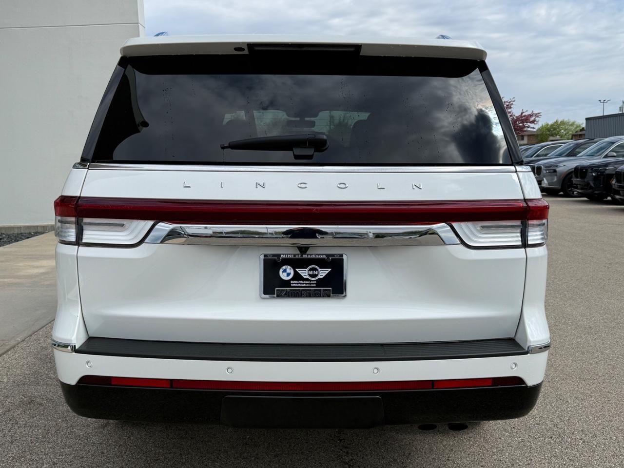 Lincoln Navigator Vehicle Image 04