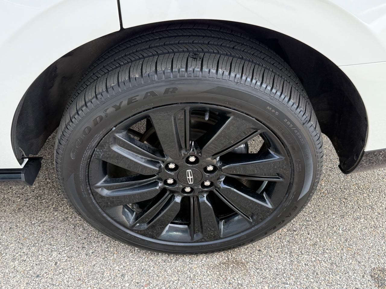 Lincoln Navigator Vehicle Image 07