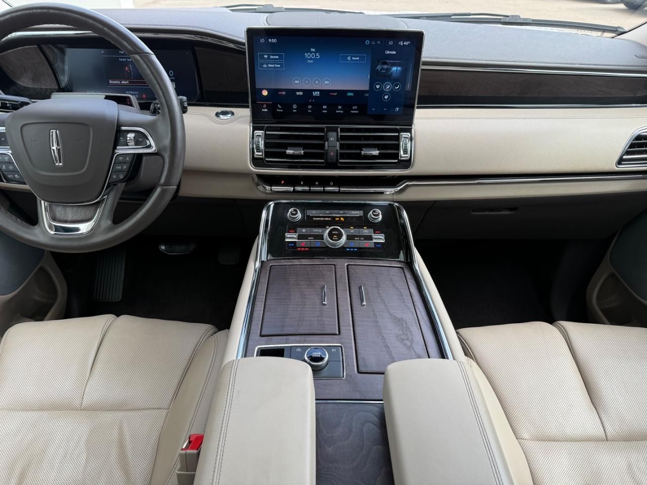 Lincoln Navigator Vehicle Image 12