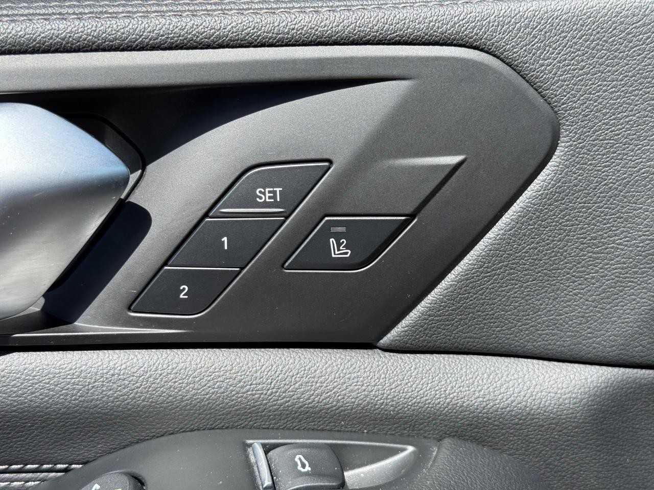 BMW X5 Vehicle Image 16