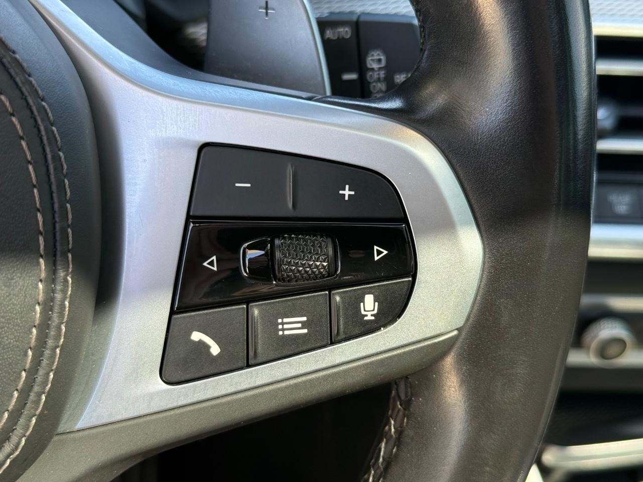 BMW X5 Vehicle Image 18