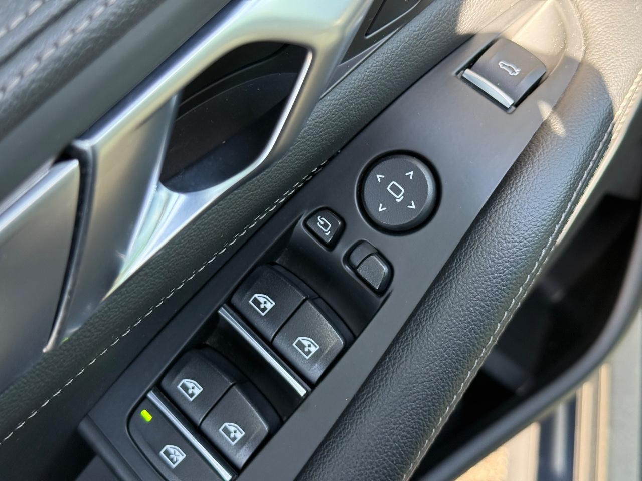 BMW X5 Vehicle Image 24