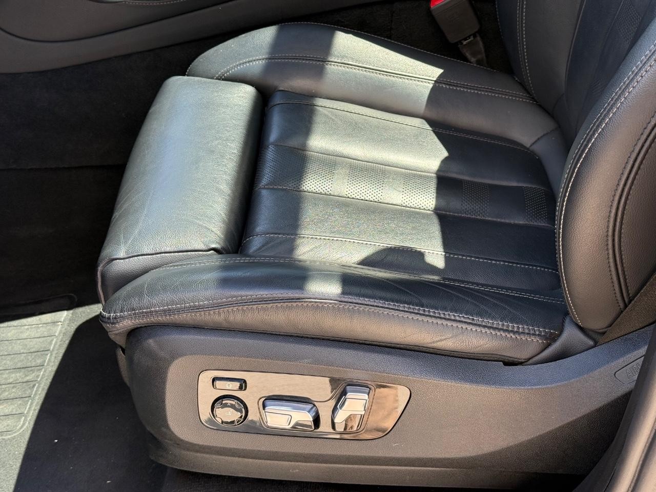 BMW X5 Vehicle Image 25