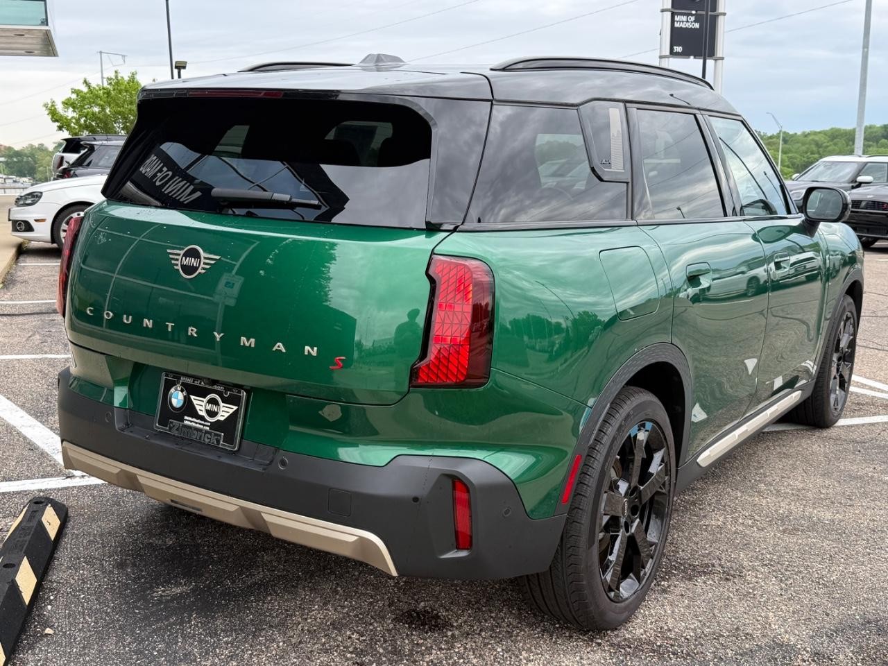 MINI Countryman Vehicle Image 03