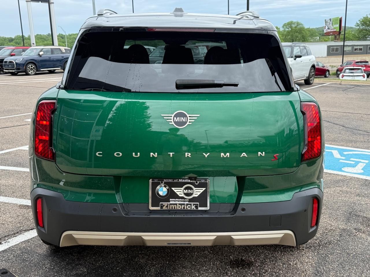 MINI Countryman Vehicle Image 04