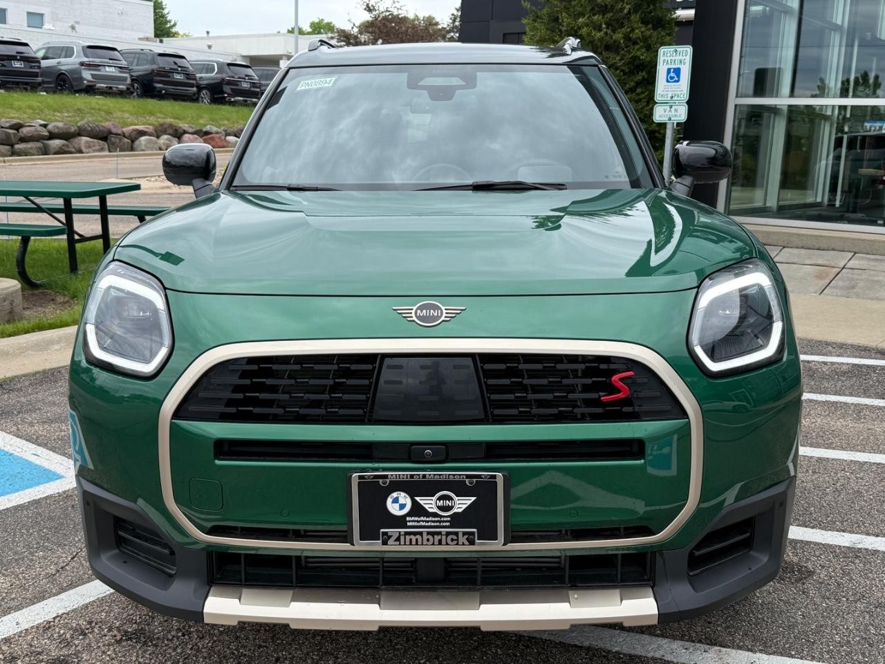 MINI Countryman Vehicle Image 09