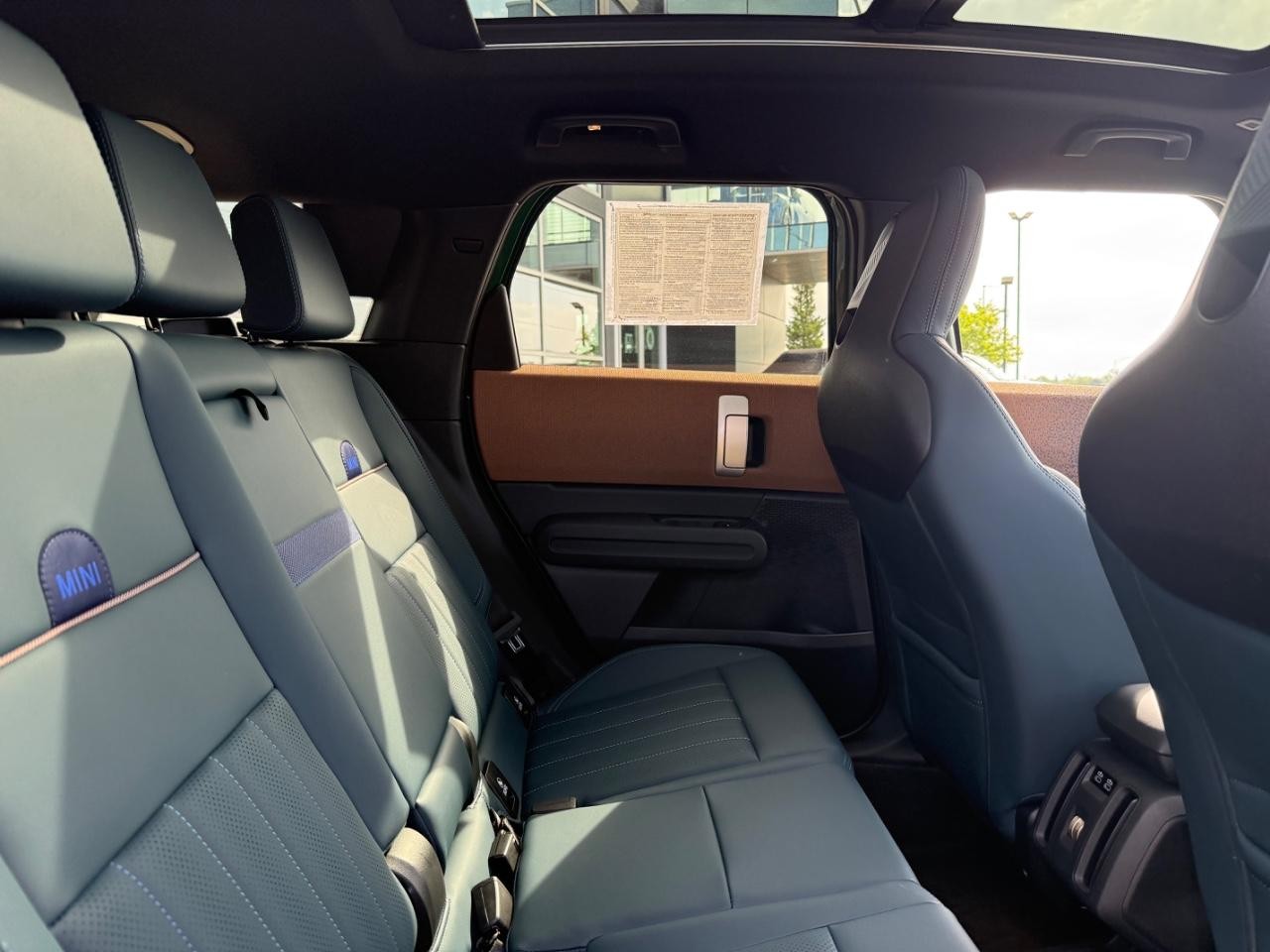 MINI Countryman Vehicle Image 10