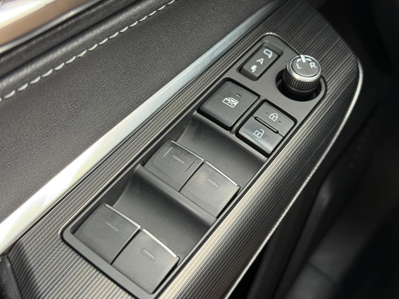 Toyota Venza Vehicle Image 21