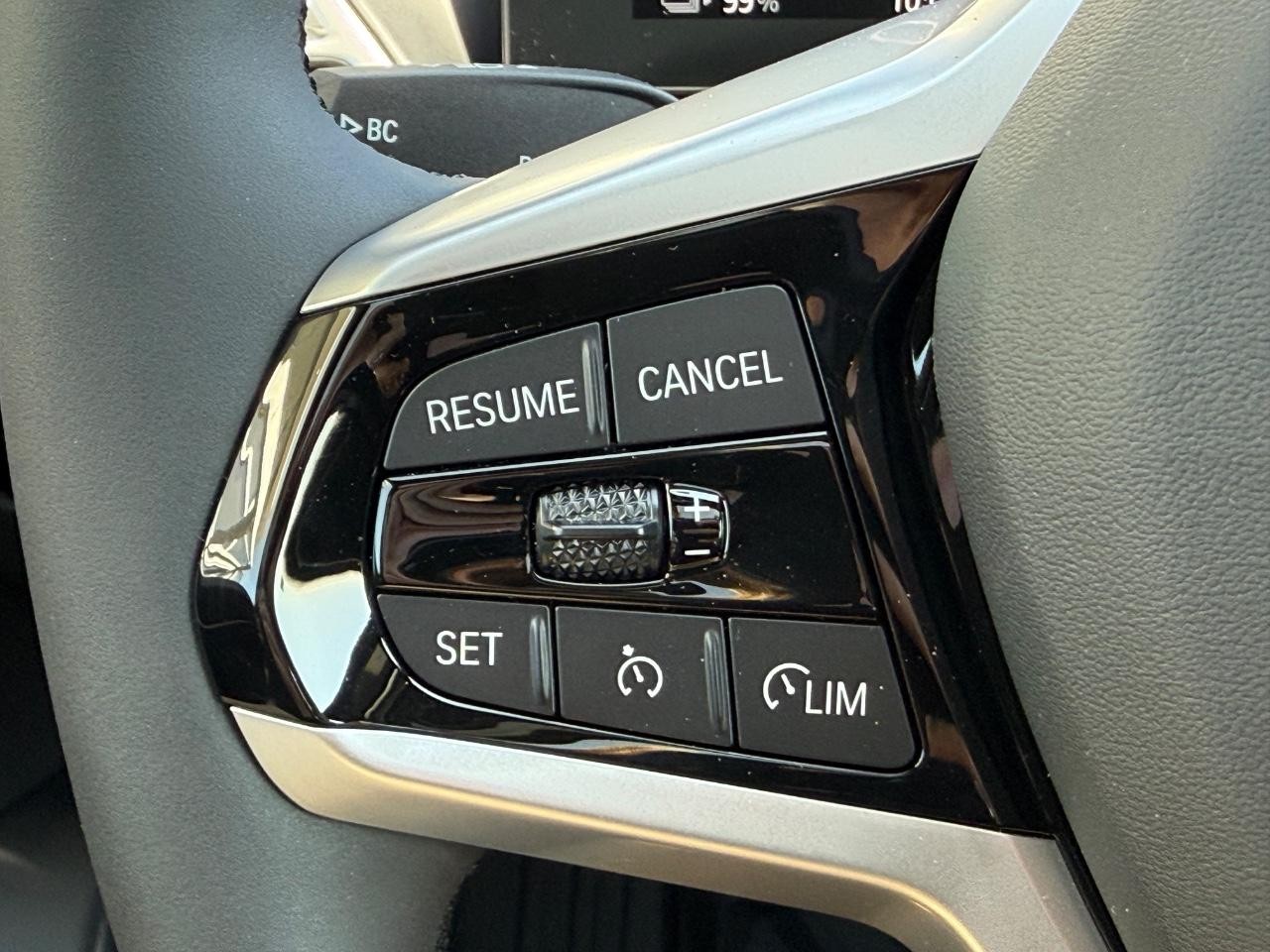 BMW i4 Vehicle Image 13