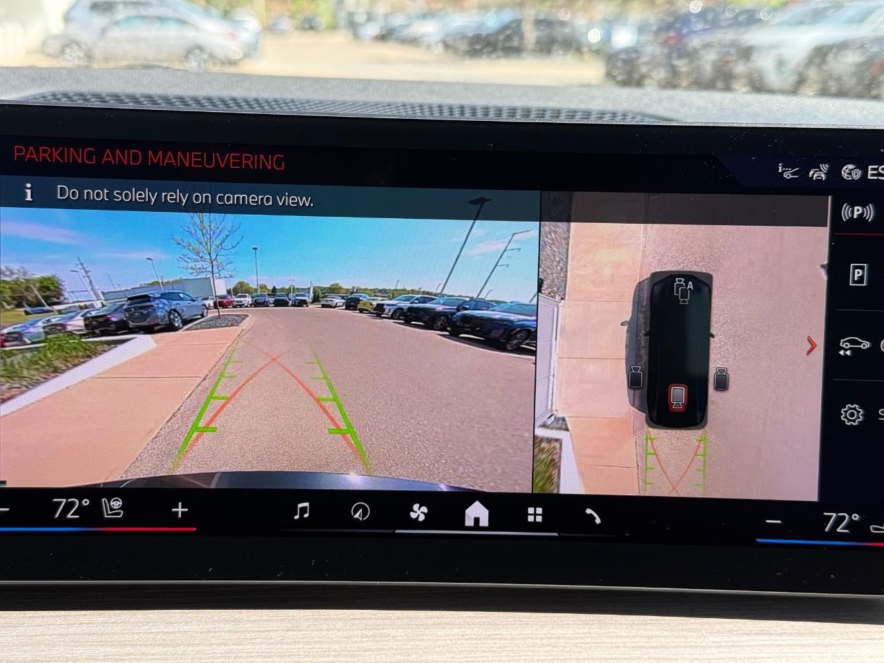 BMW i4 Vehicle Image 15