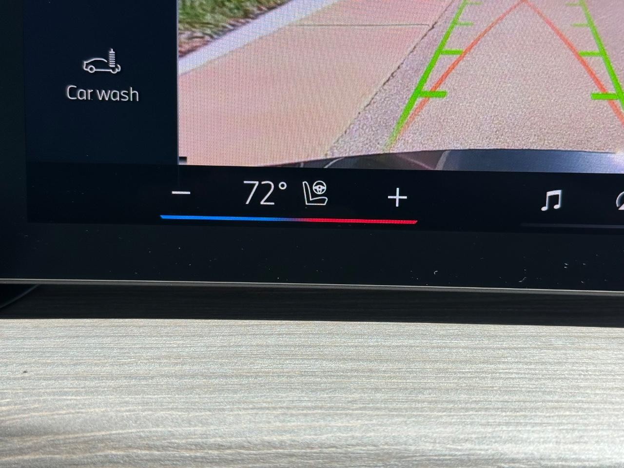 BMW i4 Vehicle Image 16
