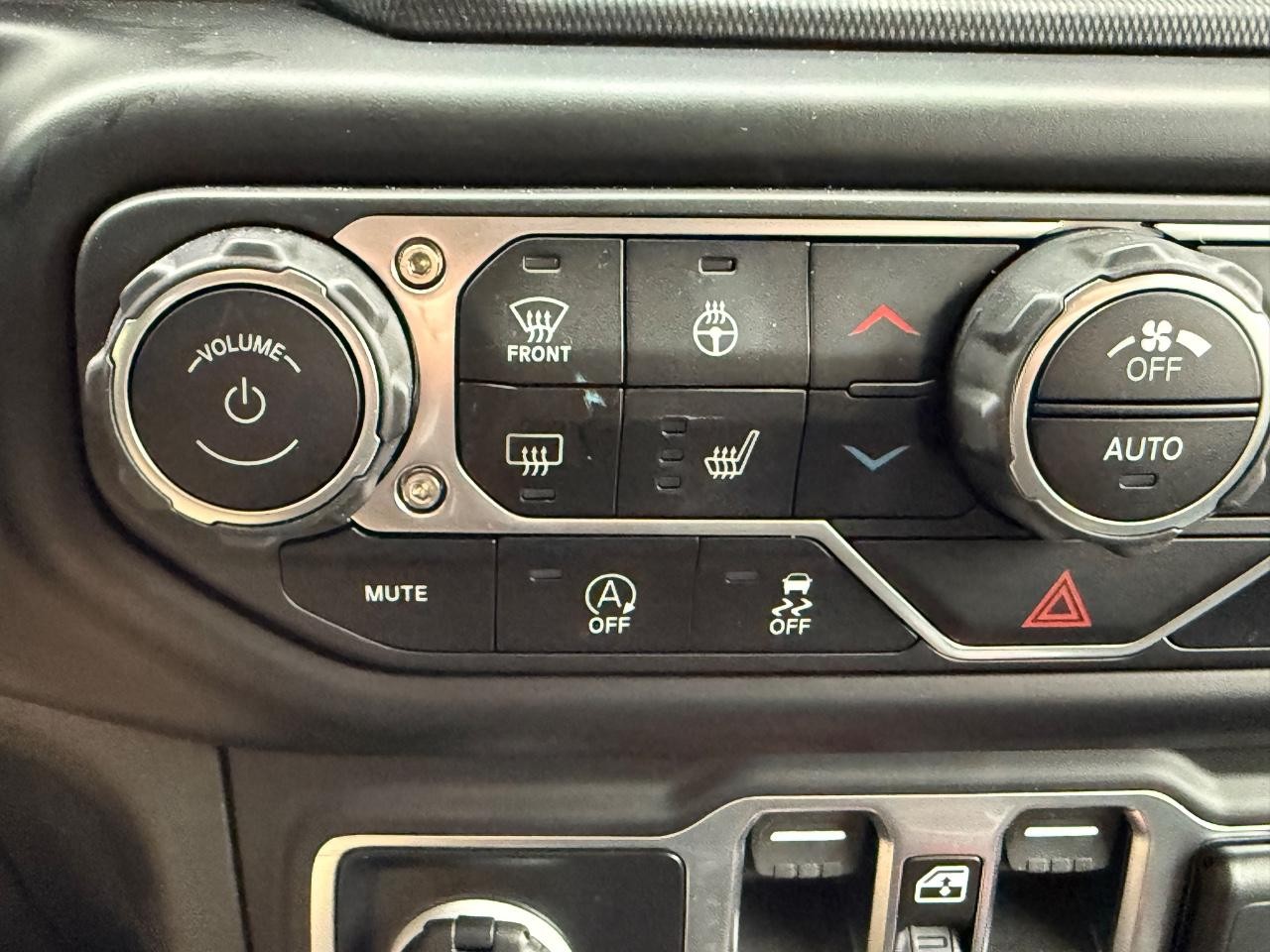 Jeep Gladiator Vehicle Image 20