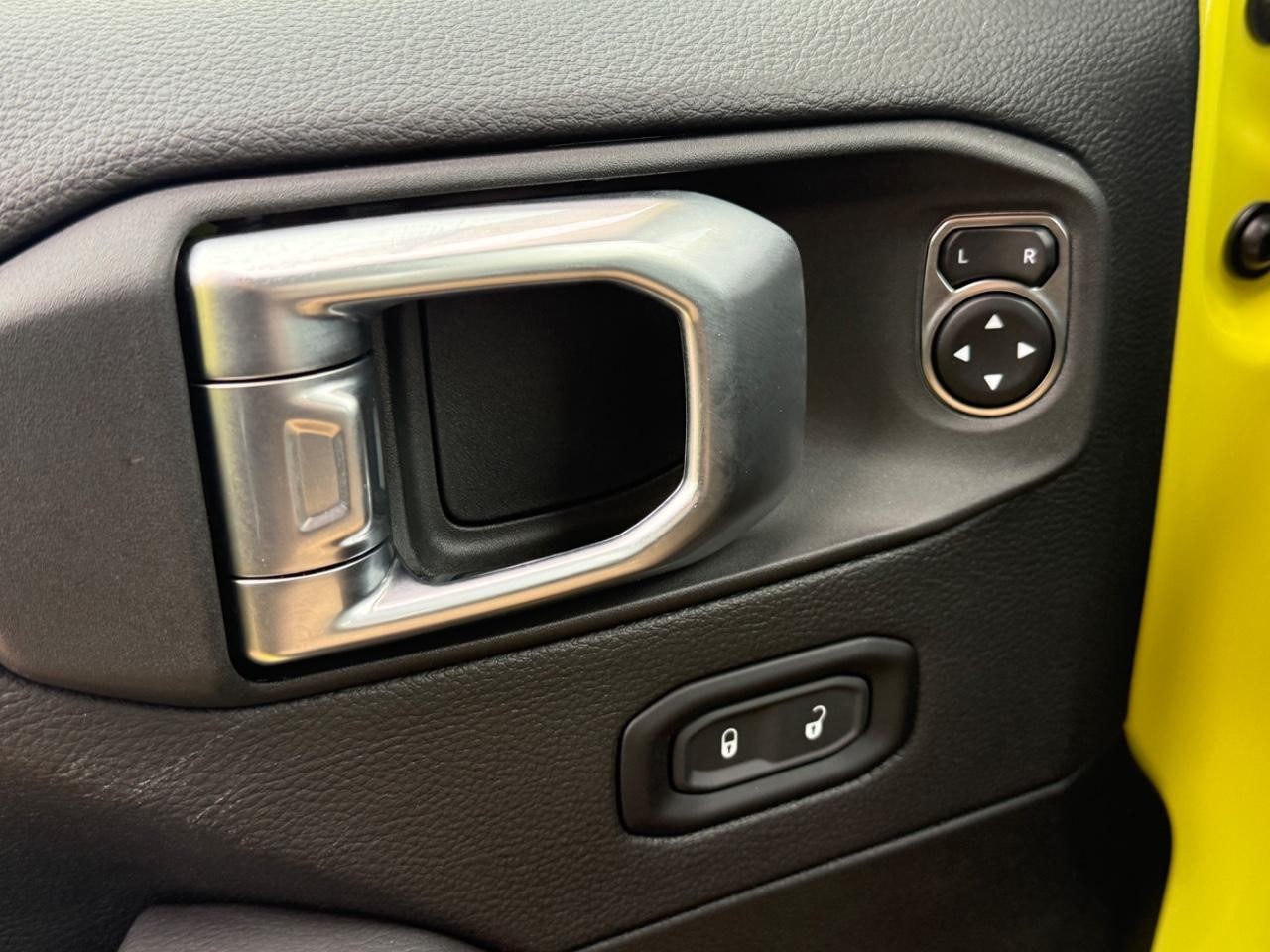 Jeep Gladiator Vehicle Image 21
