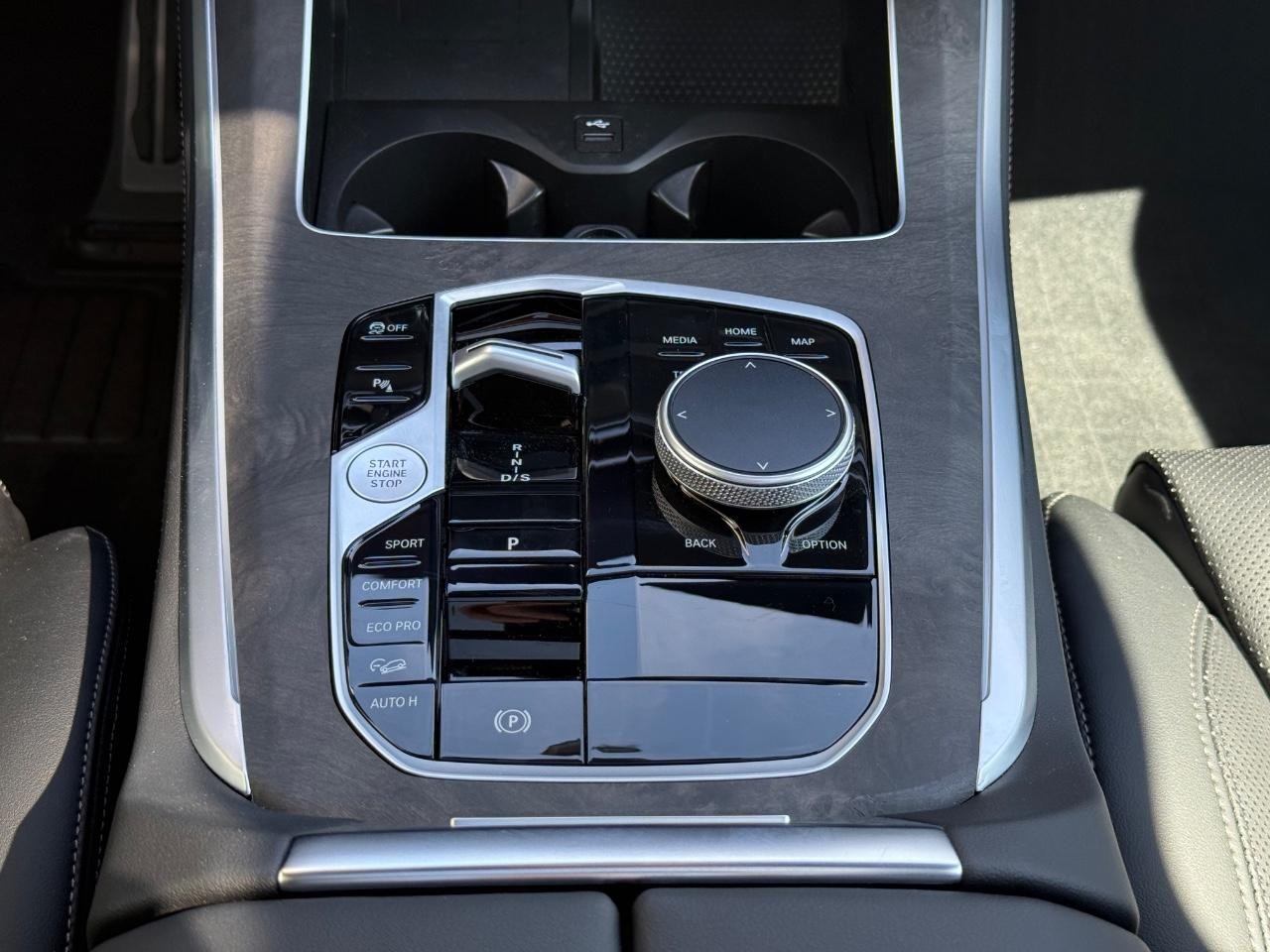 BMW X5 Vehicle Image 13